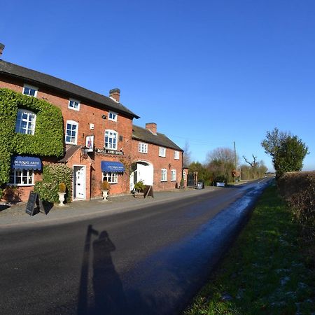 The Royal Arms Hotel Sutton Cheney Exterior photo