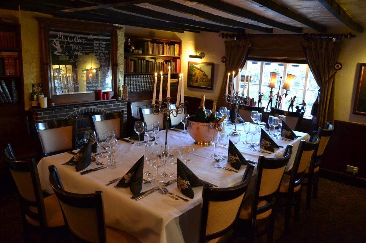 The Royal Arms Hotel Sutton Cheney Exterior photo