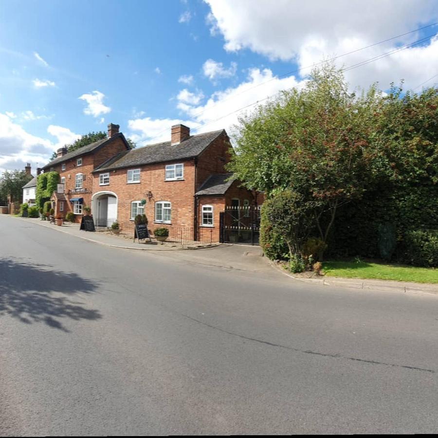 The Royal Arms Hotel Sutton Cheney Exterior photo